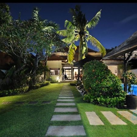 Villa Seminyak William Εξωτερικό φωτογραφία